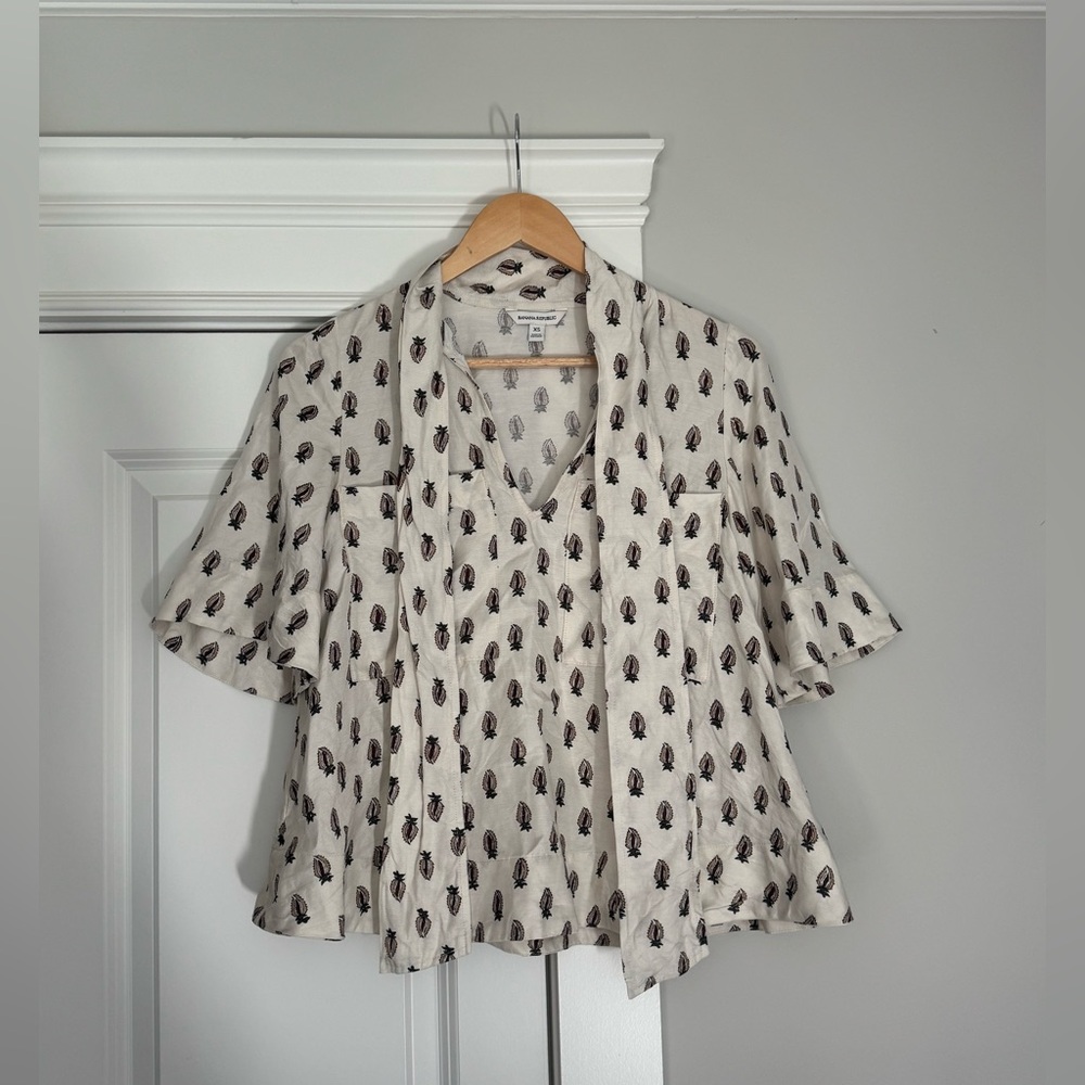Banana Republic Viscose-Linen Tie-Neck top